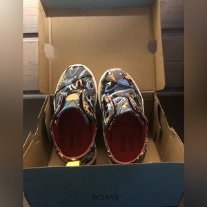 TOMS Little Kid Glow-in-the-dark Shoes